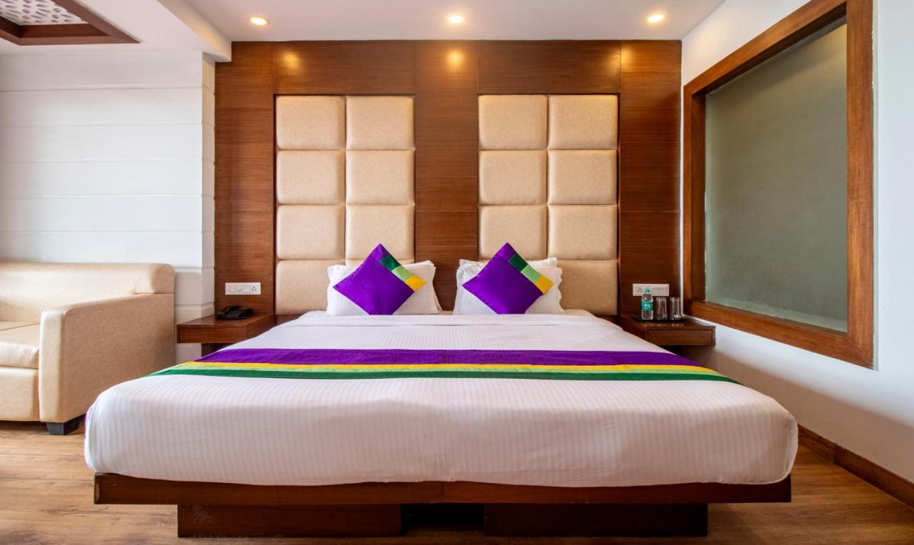 Treebo Premium Queen Of Hills Near Mall Road Мусори Екстериор снимка
